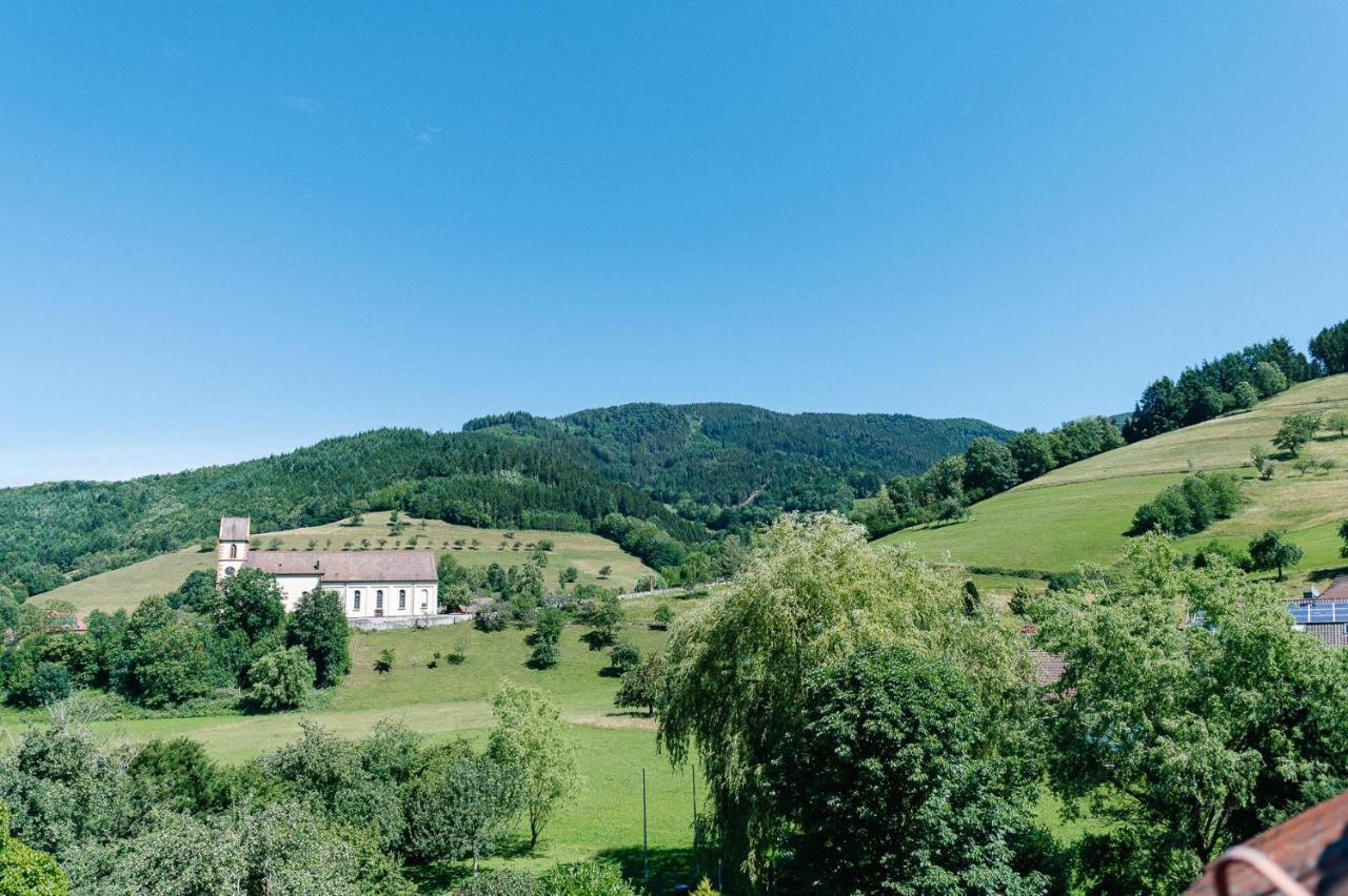 Moderne 2 Zi.-Fewo Blackforest Art Barrierefrei Naehe Freiburg 시몬스발드 외부 사진